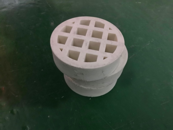 泄水管管盖检测